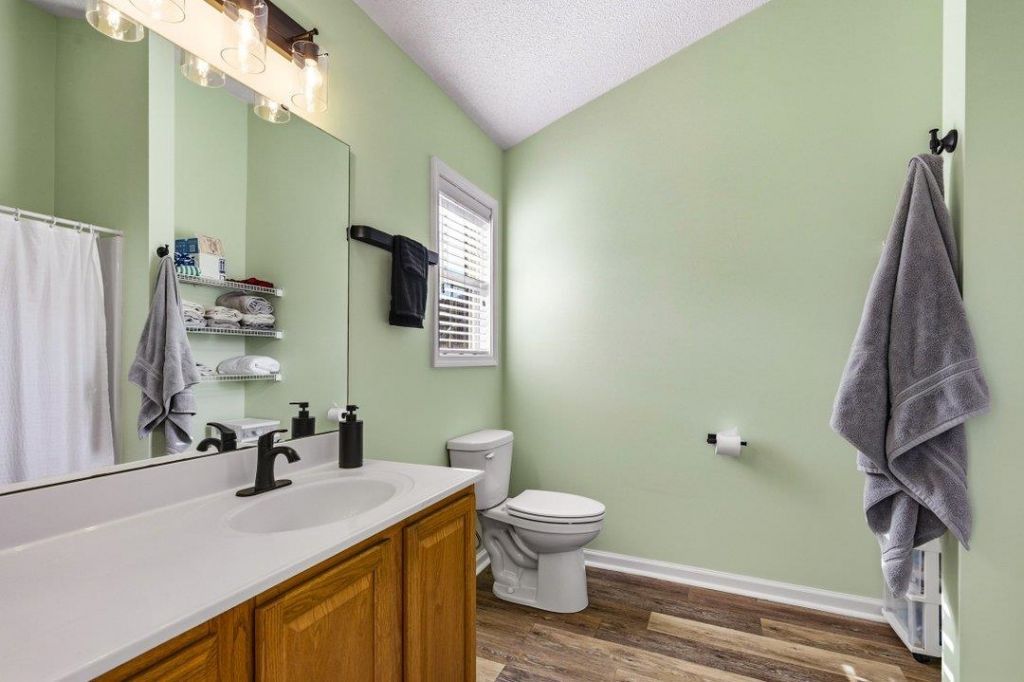 4225 Rivergate Ln. Photo 22