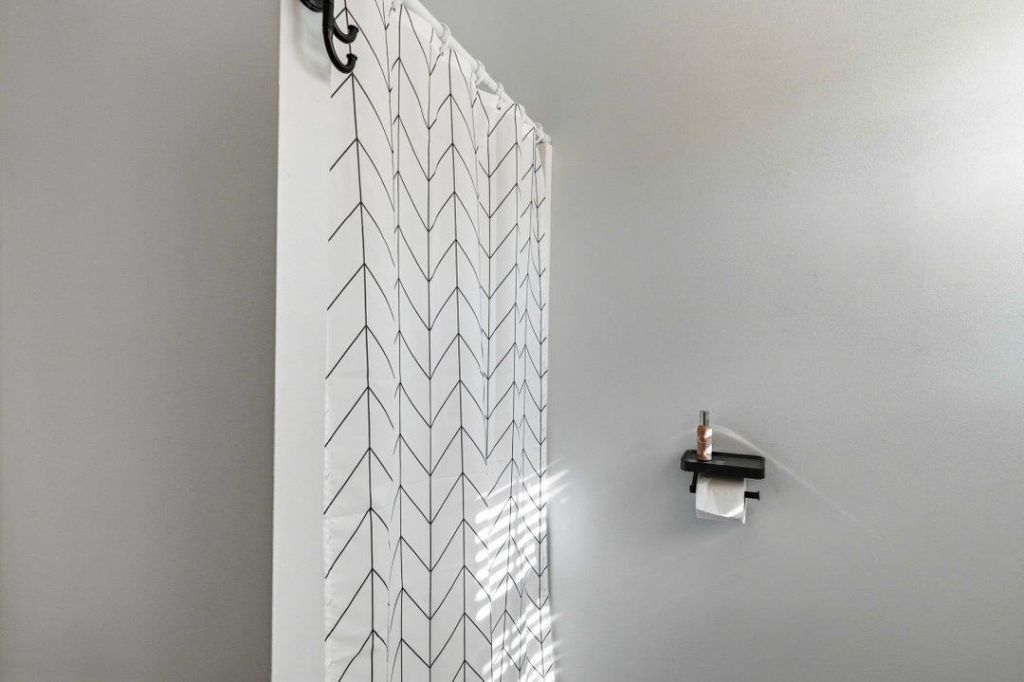 4225 Rivergate Ln. Photo 22