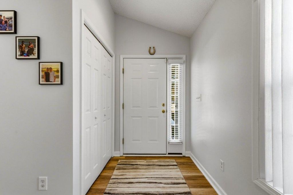 4225 Rivergate Ln. Photo 5