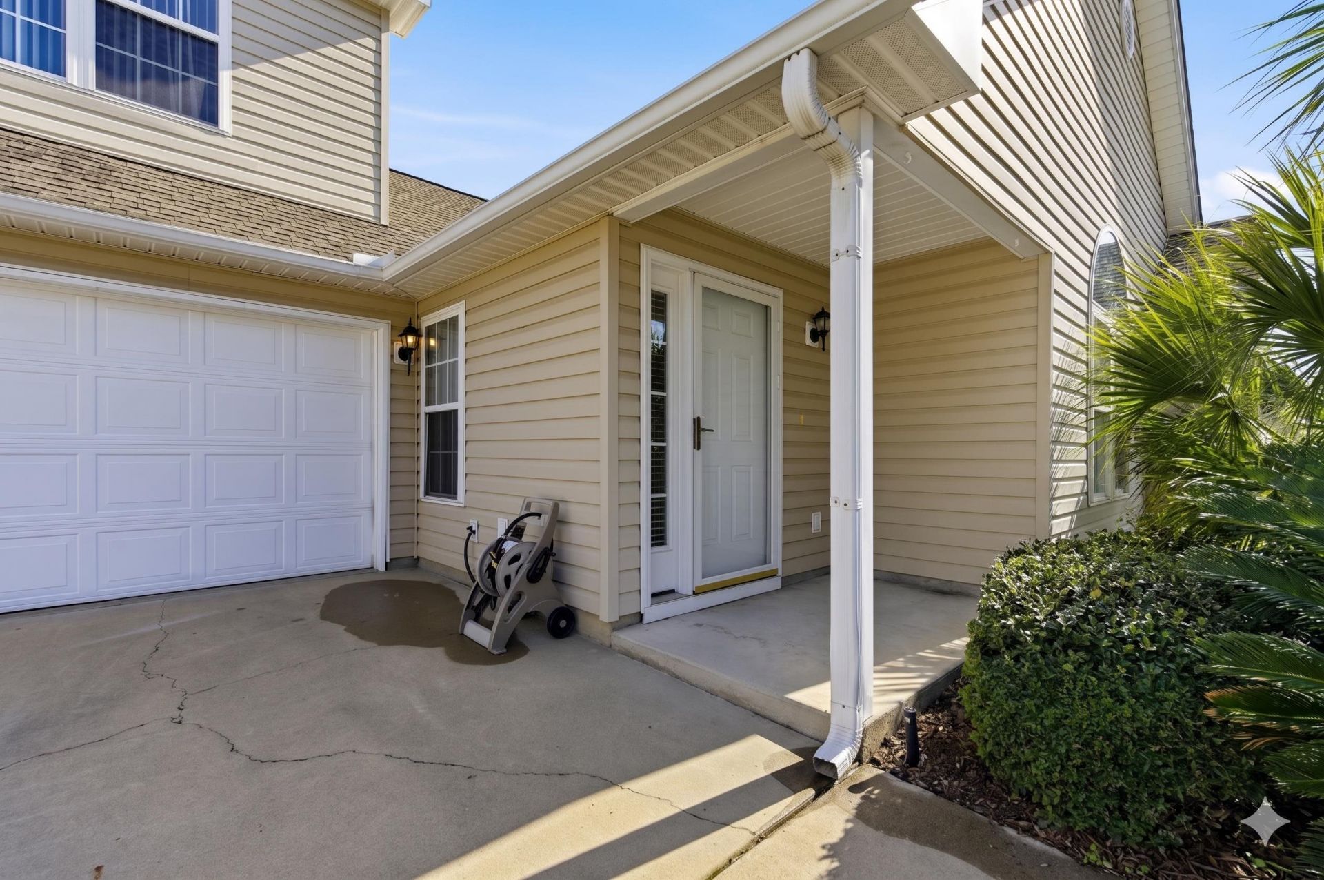 4225 Rivergate Ln. Photo 7