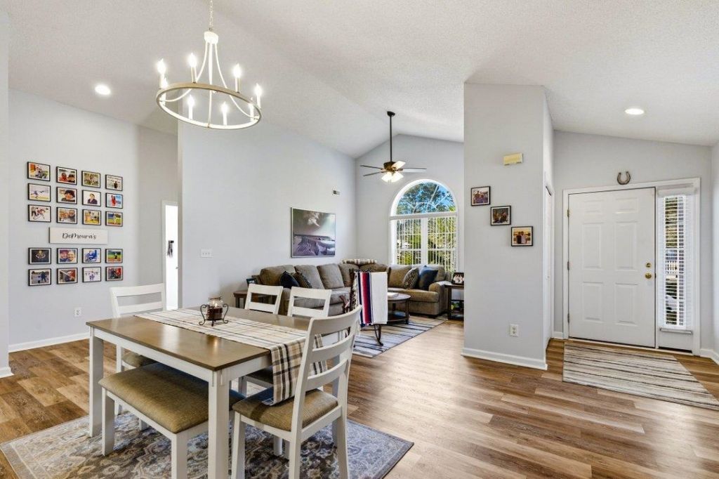 4225 Rivergate Ln. Photo 7