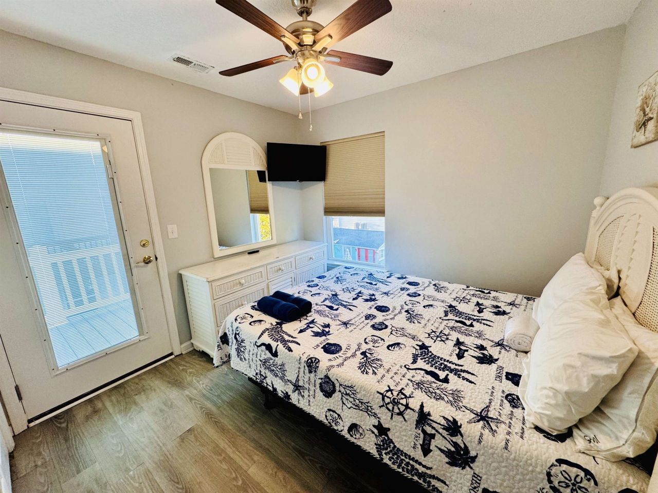 6001 - 1045 S Kings Hwy. Photo 25