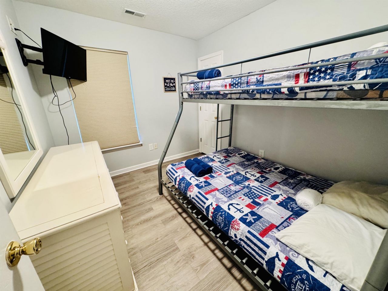 6001 - 1045 S Kings Hwy. Photo 33