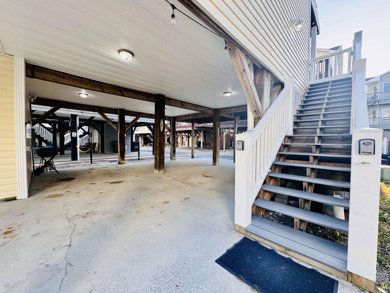 6001 - 1045 S Kings Hwy. Photo 8