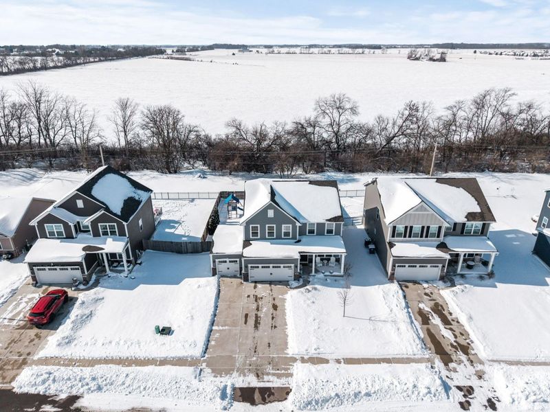 899 Cedar Grove Drive, Tipp City, OH 45371 Photo 2