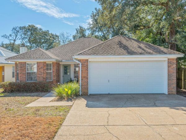 202 Summer Lane, Fort Walton Beach, FL 32547
