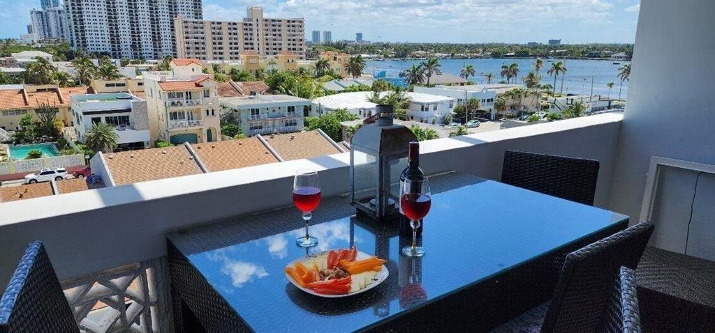 320 S Surf Road, Unit 704, Hollywood, FL 33019 Photo