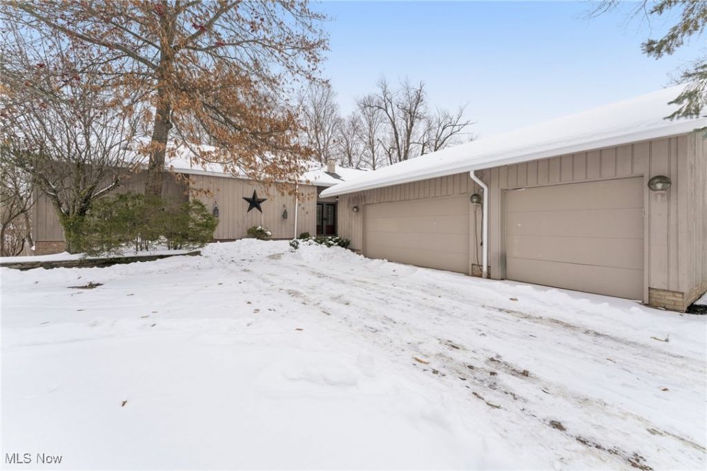 604 W Acadia Point, Aurora, OH 44202 Main Photo