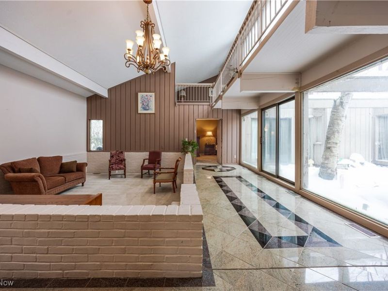 604 W Acadia Point, Aurora, OH 44202 Photo 4