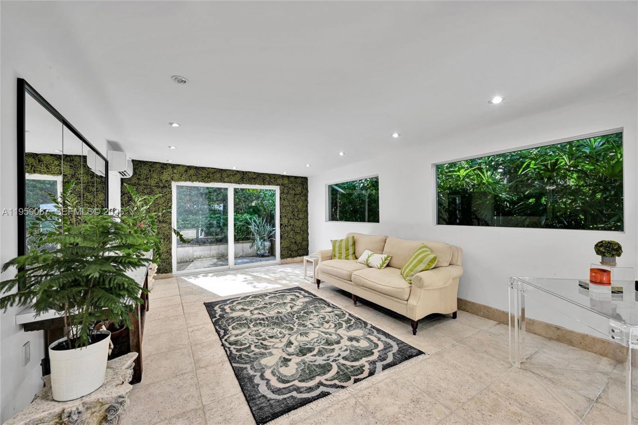 2212 SW 22nd Ave , Miami, FL 33145 Photo