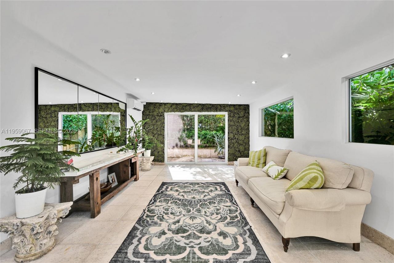 2212 SW 22nd Ave , Miami, FL 33145 Photo