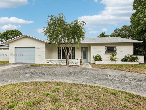 2720 NE 25th Ter, Boca Raton, FL 33431