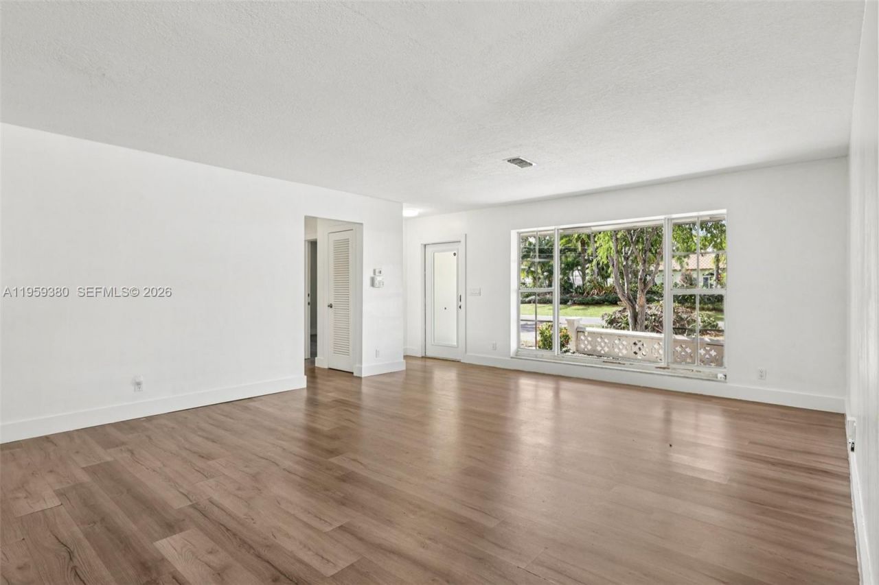 2720 NE 25th Ter, Boca Raton, FL 33431 Photo