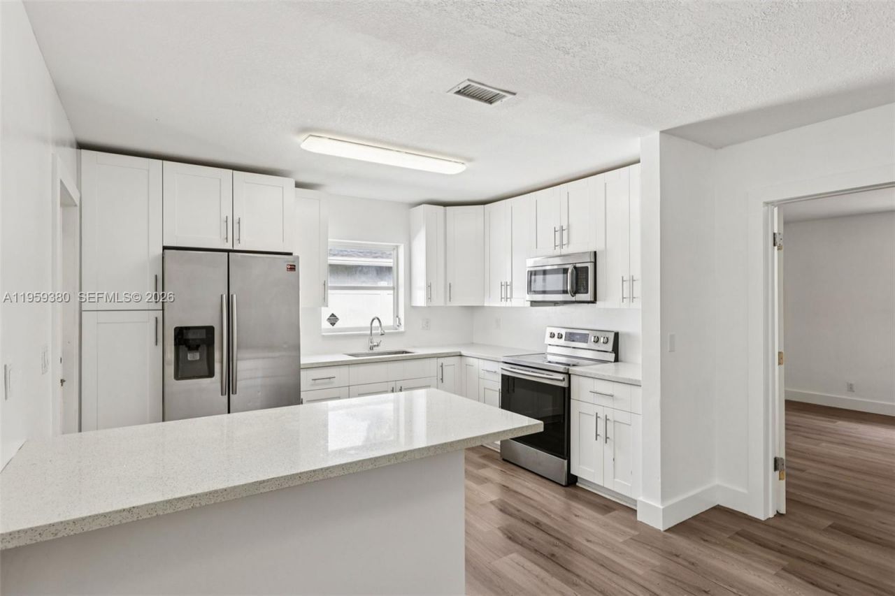 2720 NE 25th Ter, Boca Raton, FL 33431 Photo