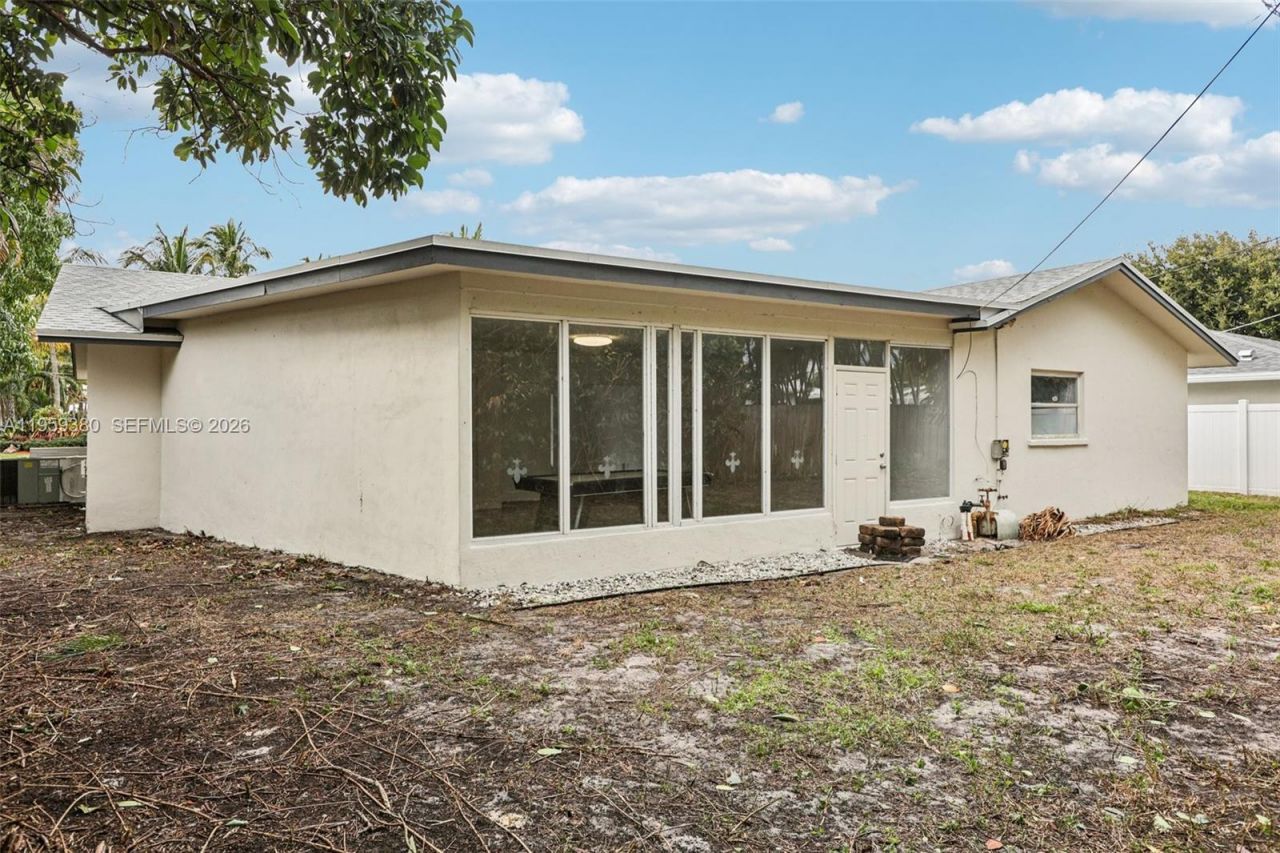 2720 NE 25th Ter, Boca Raton, FL 33431 Photo