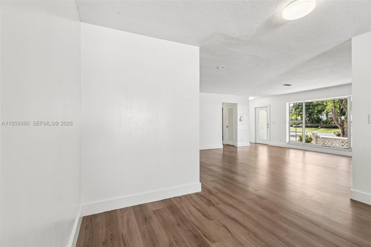 2720 NE 25th Ter, Boca Raton, FL 33431 Photo