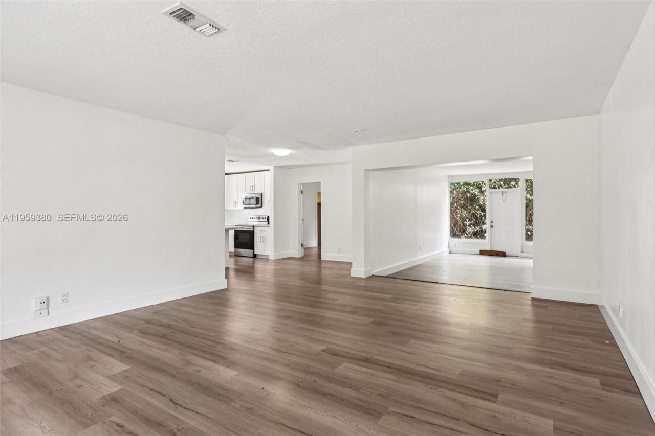 2720 NE 25th Ter, Boca Raton, FL 33431 Photo