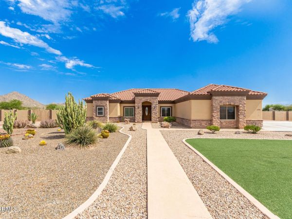 6786 W GELDING Lane, Coolidge, AZ 85128