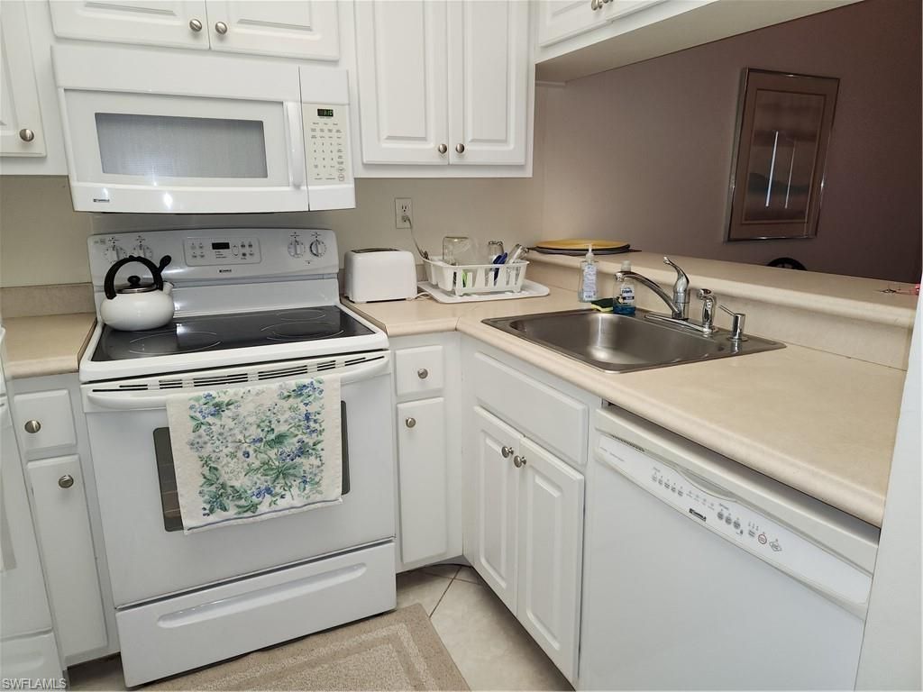 3320 Olympic Dr, Unit 122, Naples, FL 34105 Photo