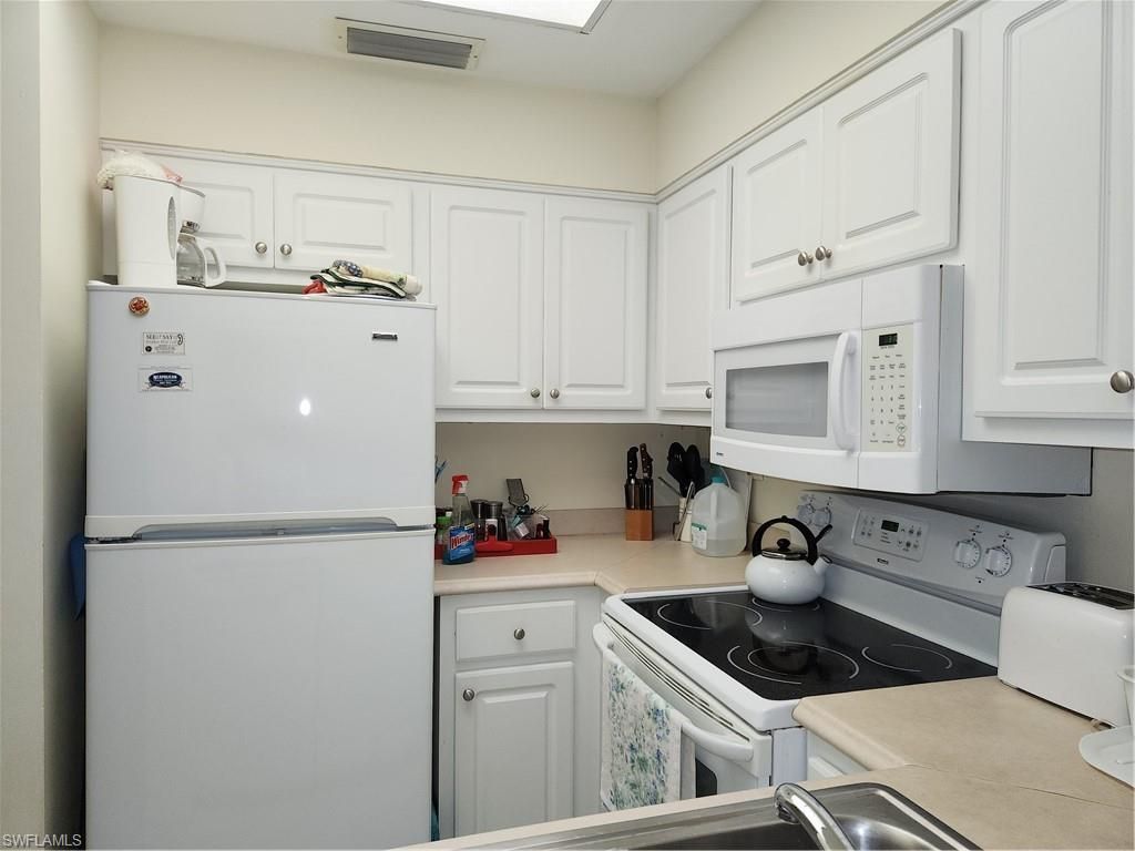 3320 Olympic Dr, Unit 122, Naples, FL 34105 Photo
