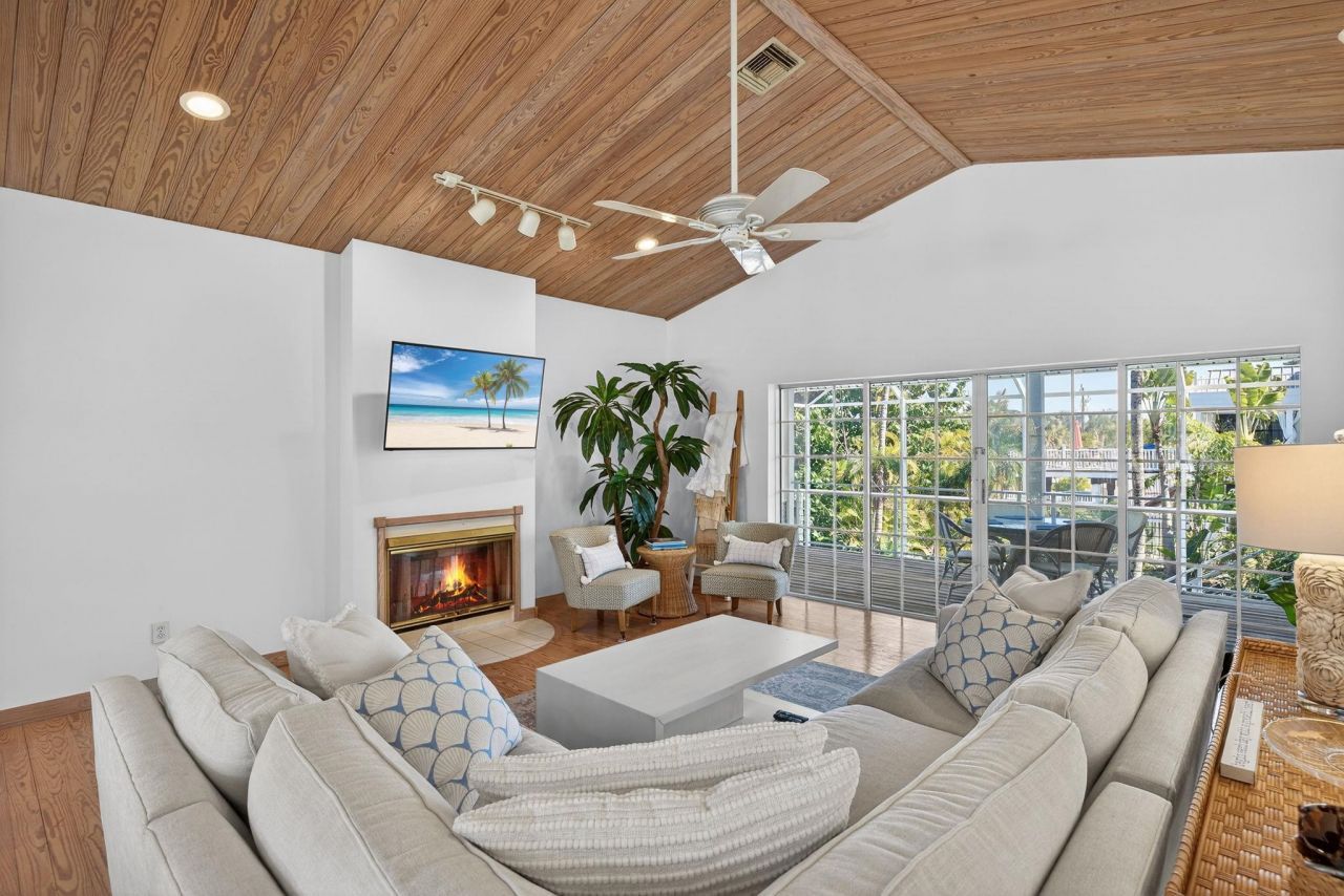 556 Sea Oats Dr, Sanibel, FL 33957 Photo