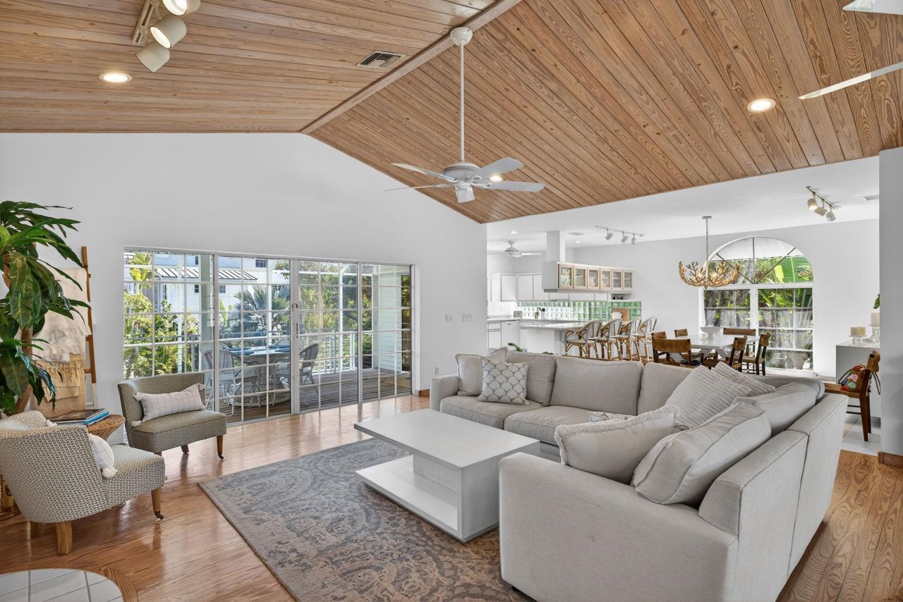 556 Sea Oats Dr, Sanibel, FL 33957 Photo