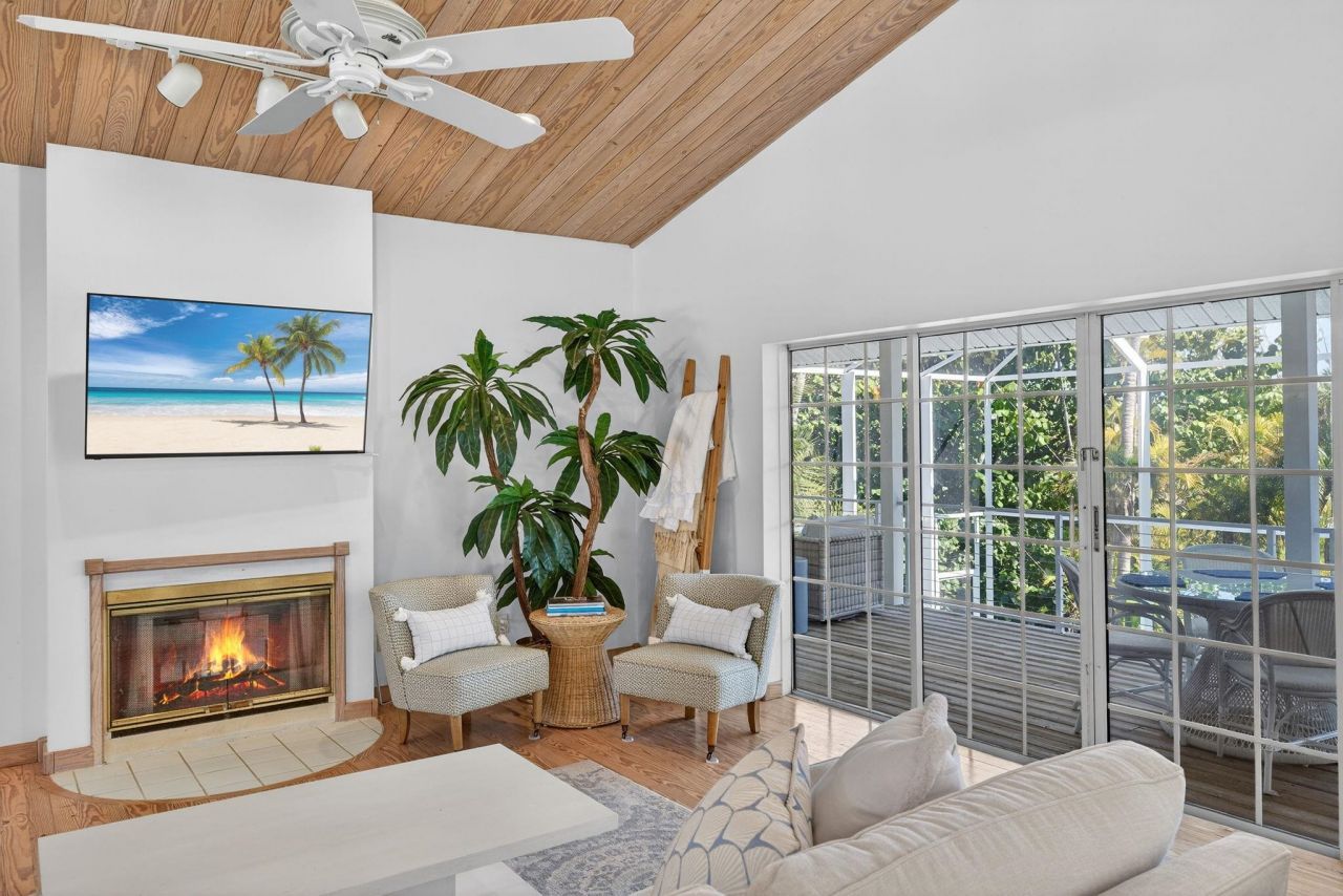 556 Sea Oats Dr, Sanibel, FL 33957 Photo