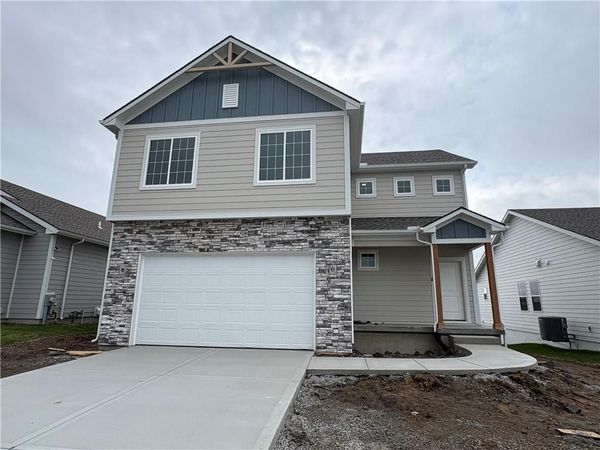 9641 N Colrain Avenue, Kansas City, MO 64154