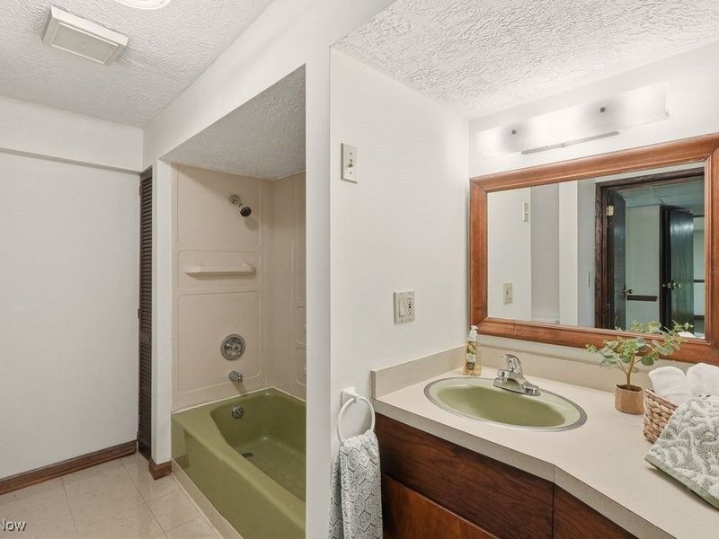 1492 Onondago Avenue, Akron, OH 44305 Photo 35