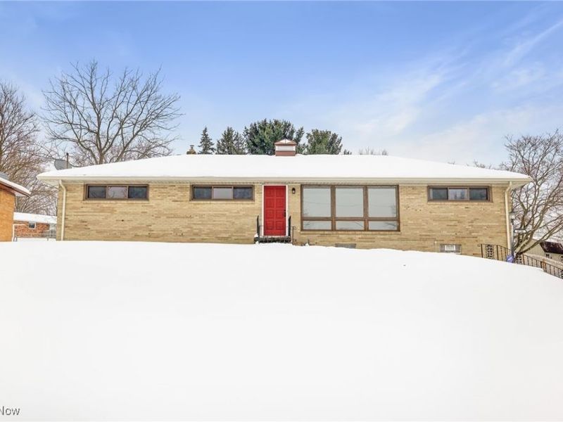 8736 Easy Street NW, Massillon, OH 44646 Photo 1