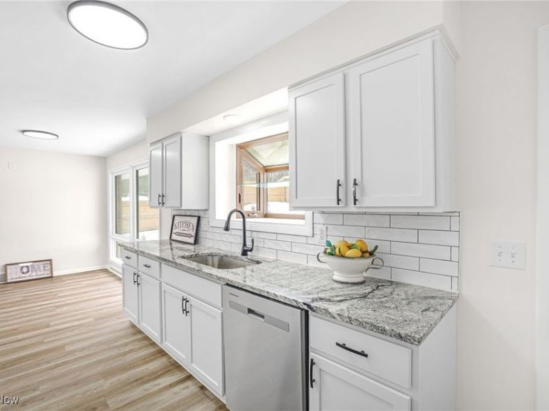 8736 Easy Street NW, Massillon, OH 44646 Photo 10