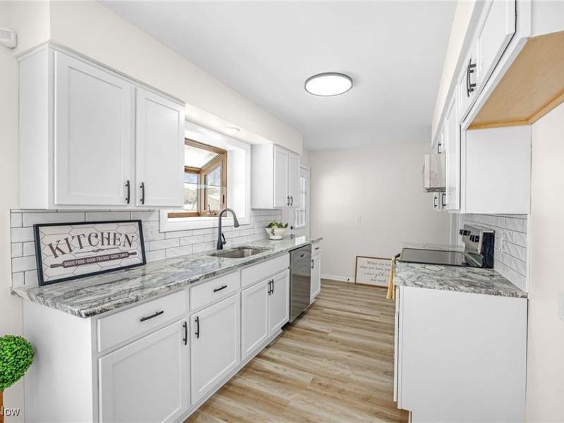 8736 Easy Street NW, Massillon, OH 44646 Photo 6