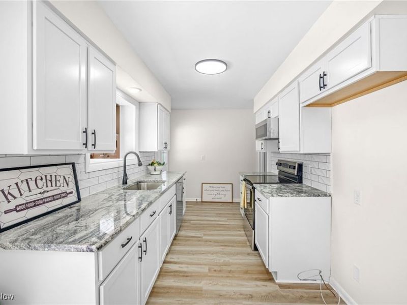 8736 Easy Street NW, Massillon, OH 44646 Photo 7