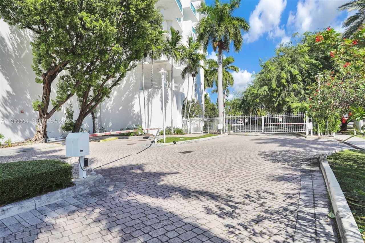 7910 Harbor Island Dr, Unit 1103, North Bay Village, FL 33141 Photo