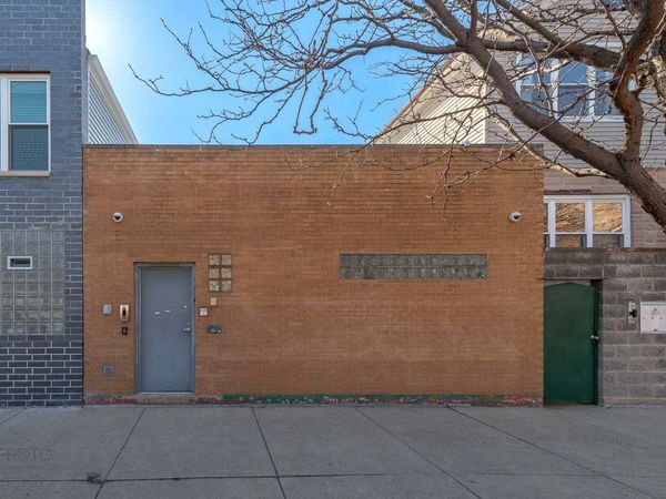 526 N Ashland Avenue, Chicago, IL 60622