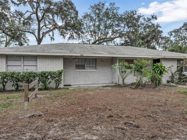 5307 OAKWOOD COURT, Unit 18, TAMPA, FL 33610