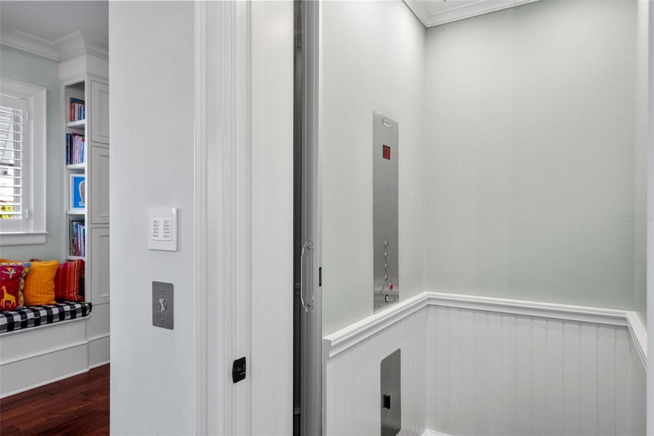 3440 Gulfmead Drive, Sarasota, FL 34242 Photo