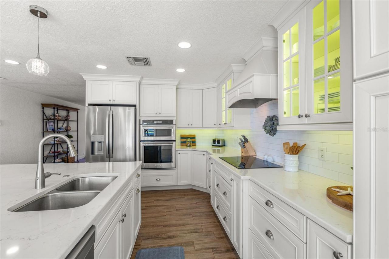 3784 42nd Avenue S, Saint Petersburg, FL 33711 Photo