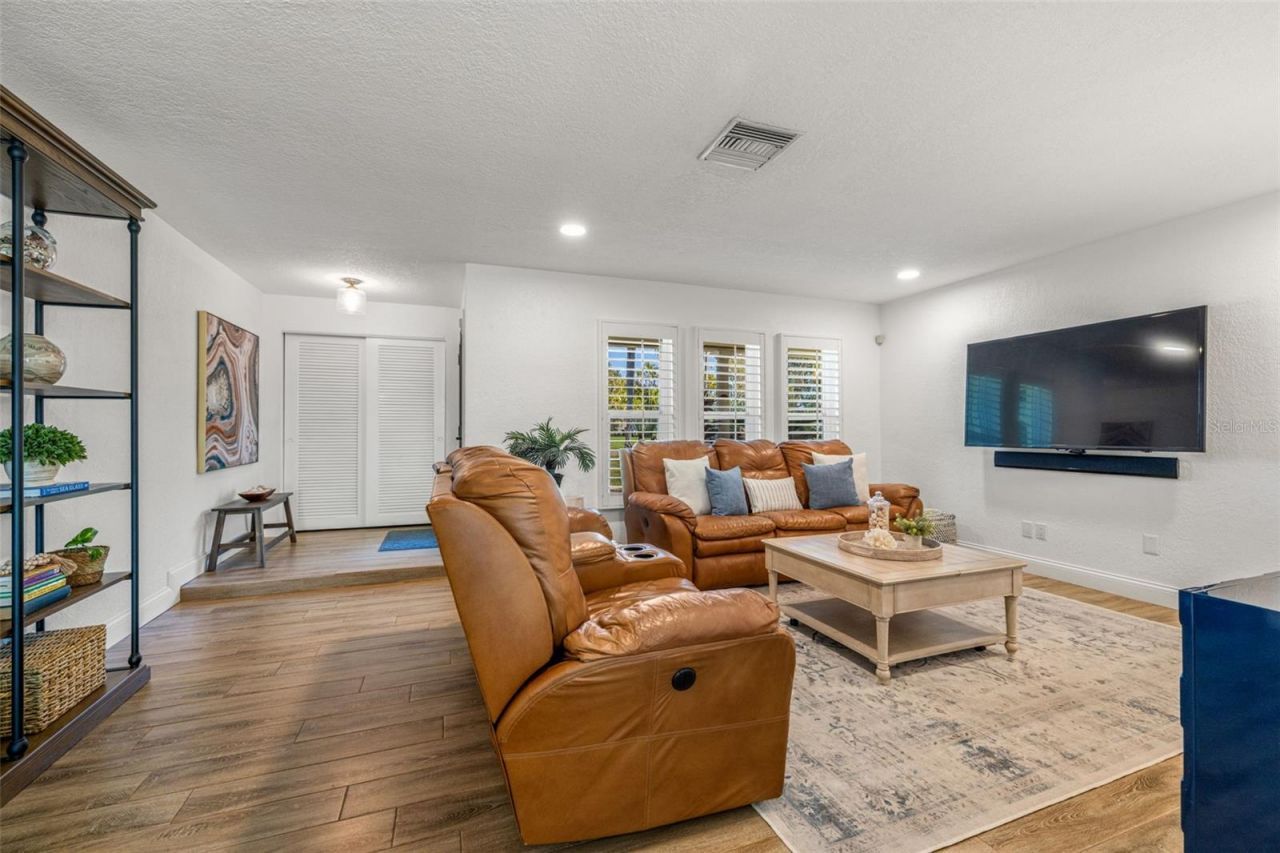 3784 42nd Avenue S, Saint Petersburg, FL 33711 Photo