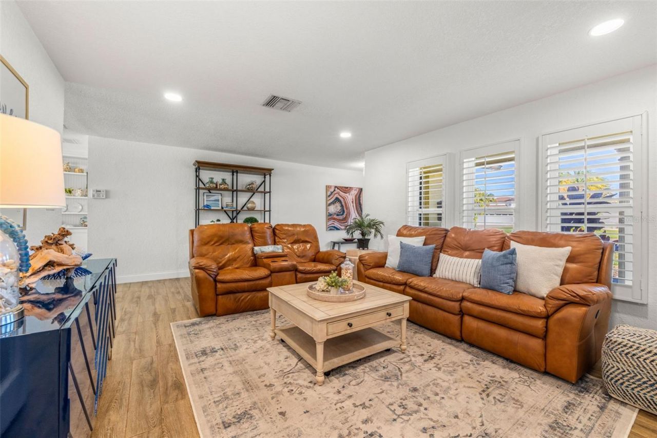 3784 42nd Avenue S, Saint Petersburg, FL 33711 Photo