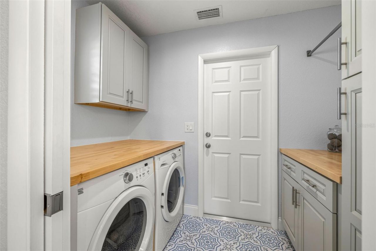 3784 42nd Avenue S, Saint Petersburg, FL 33711 Photo