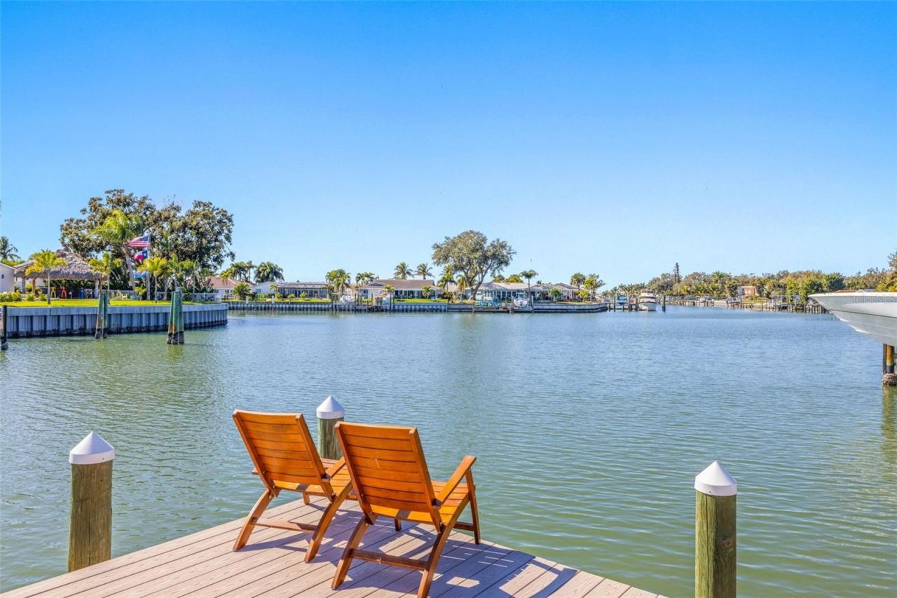 3784 42nd Avenue S, Saint Petersburg, FL 33711 Photo