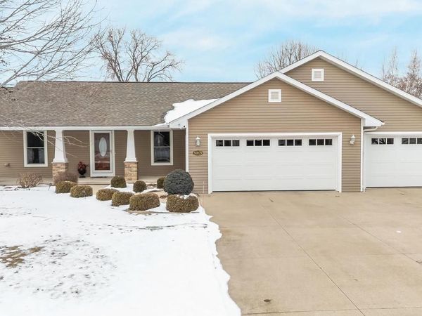 N1829 MEDINA DRIVE, Greenville, WI 54942