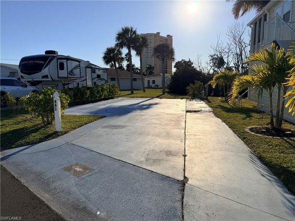 19681 Summerlin 441 RD, FORT MYERS, FL 33908
