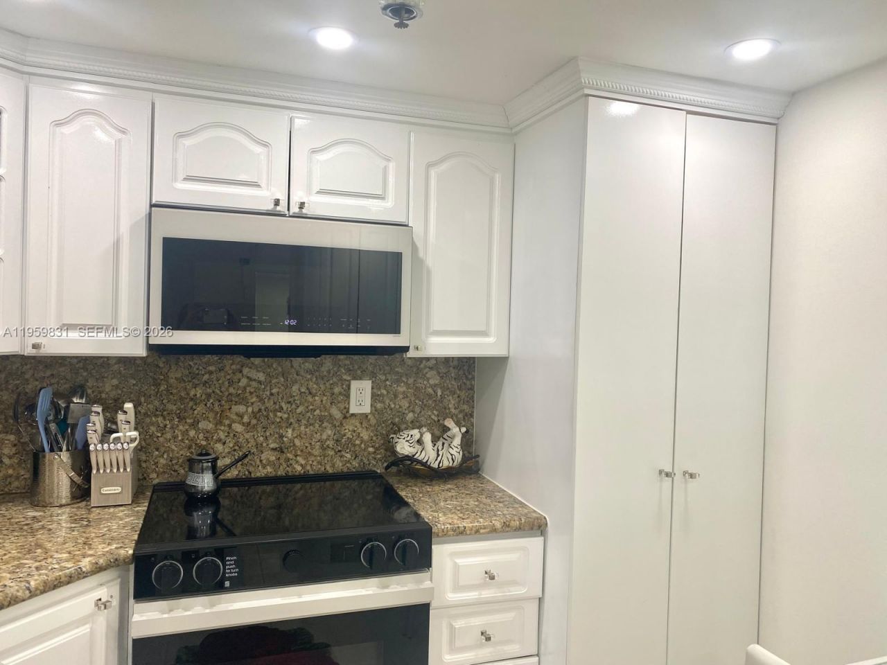 210 174th St, Unit 403, Sunny Isles Beach, FL 33160 Photo