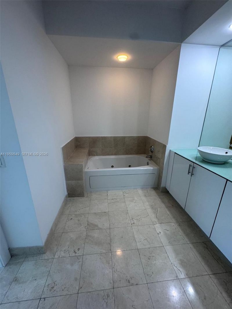 315 NE 3rd Ave, Unit 1905, Fort Lauderdale, FL 33301 Photo