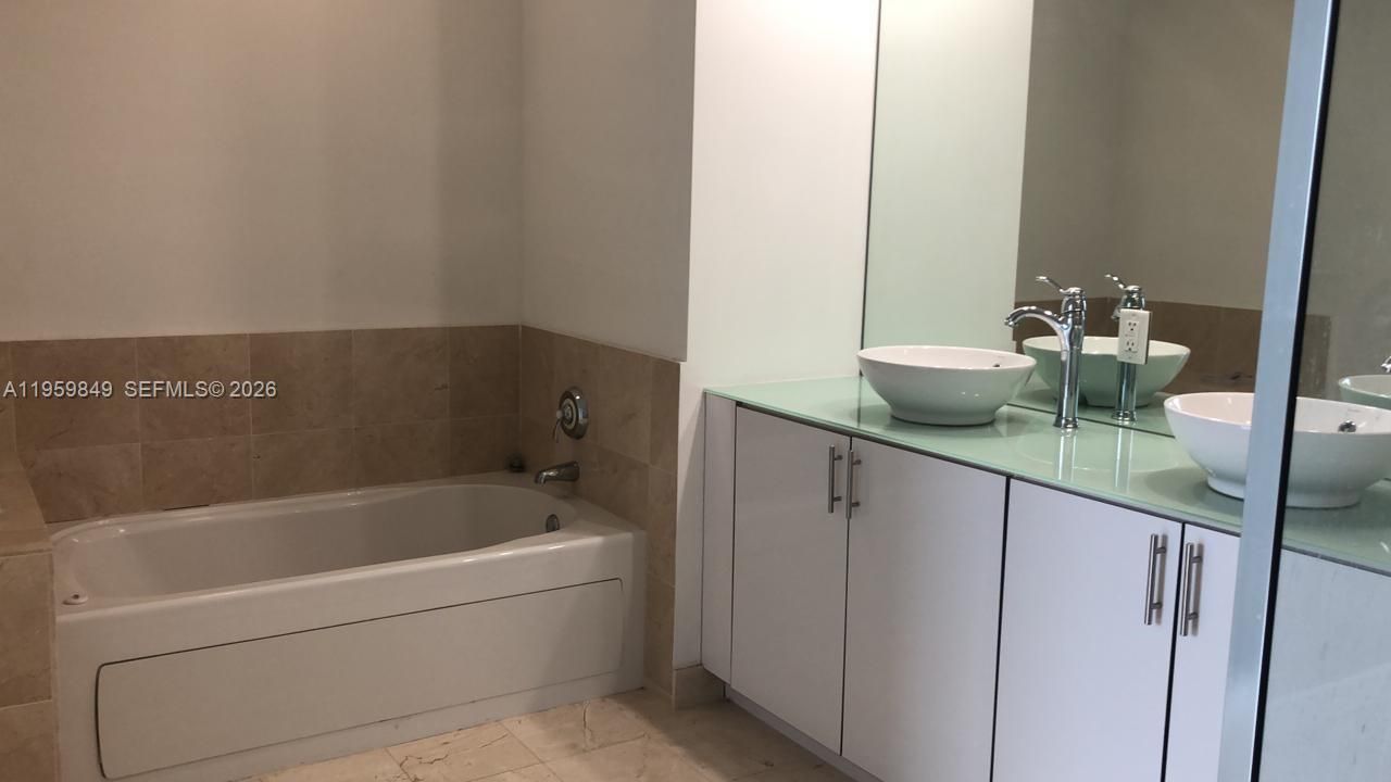 315 NE 3rd Ave, Unit 1905, Fort Lauderdale, FL 33301 Photo