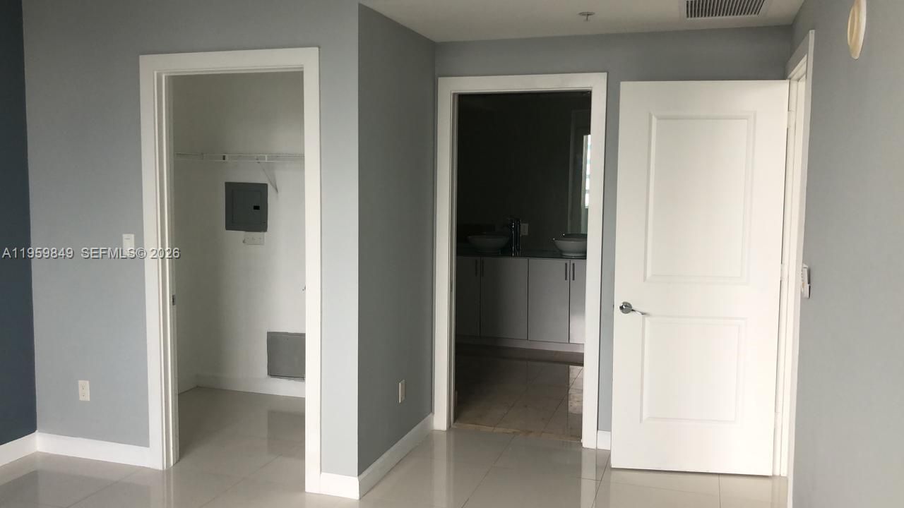 315 NE 3rd Ave, Unit 1905, Fort Lauderdale, FL 33301 Photo