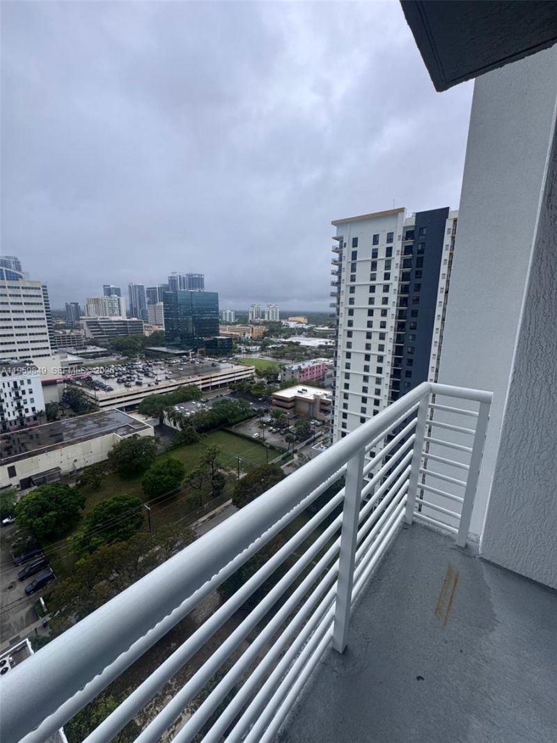 315 NE 3rd Ave, Unit 1905, Fort Lauderdale, FL 33301 Photo