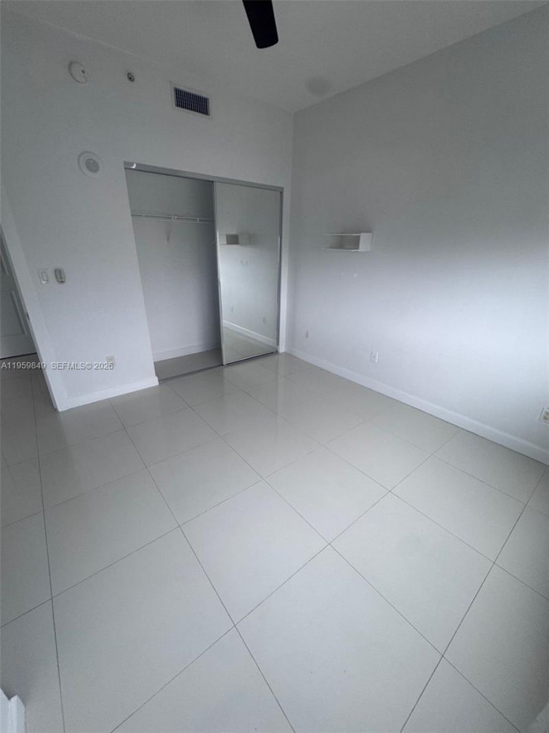 315 NE 3rd Ave, Unit 1905, Fort Lauderdale, FL 33301 Photo